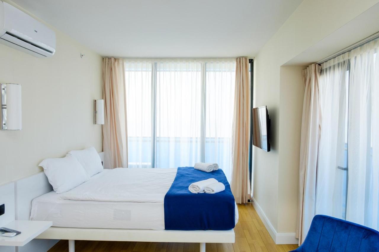 Manco Apartments Батуми Экстерьер фото